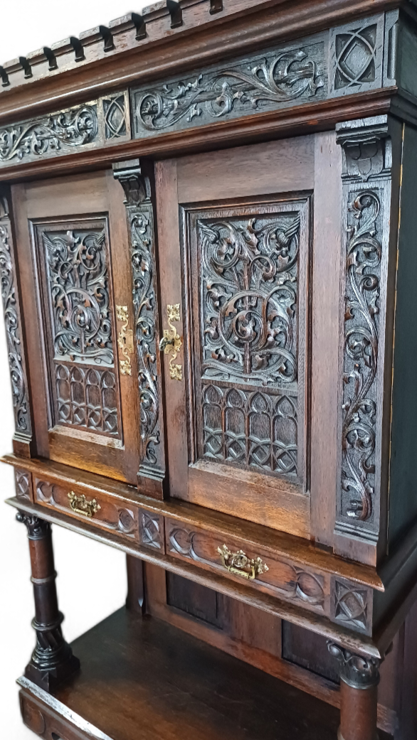 Starožitný nabytok - 2