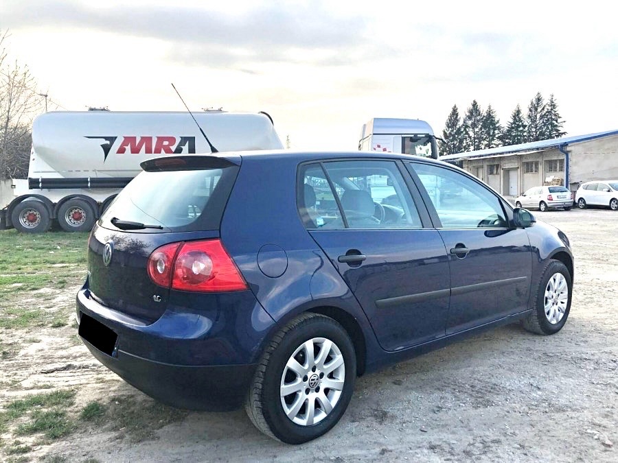 Volkswagen Golf 5 - 2