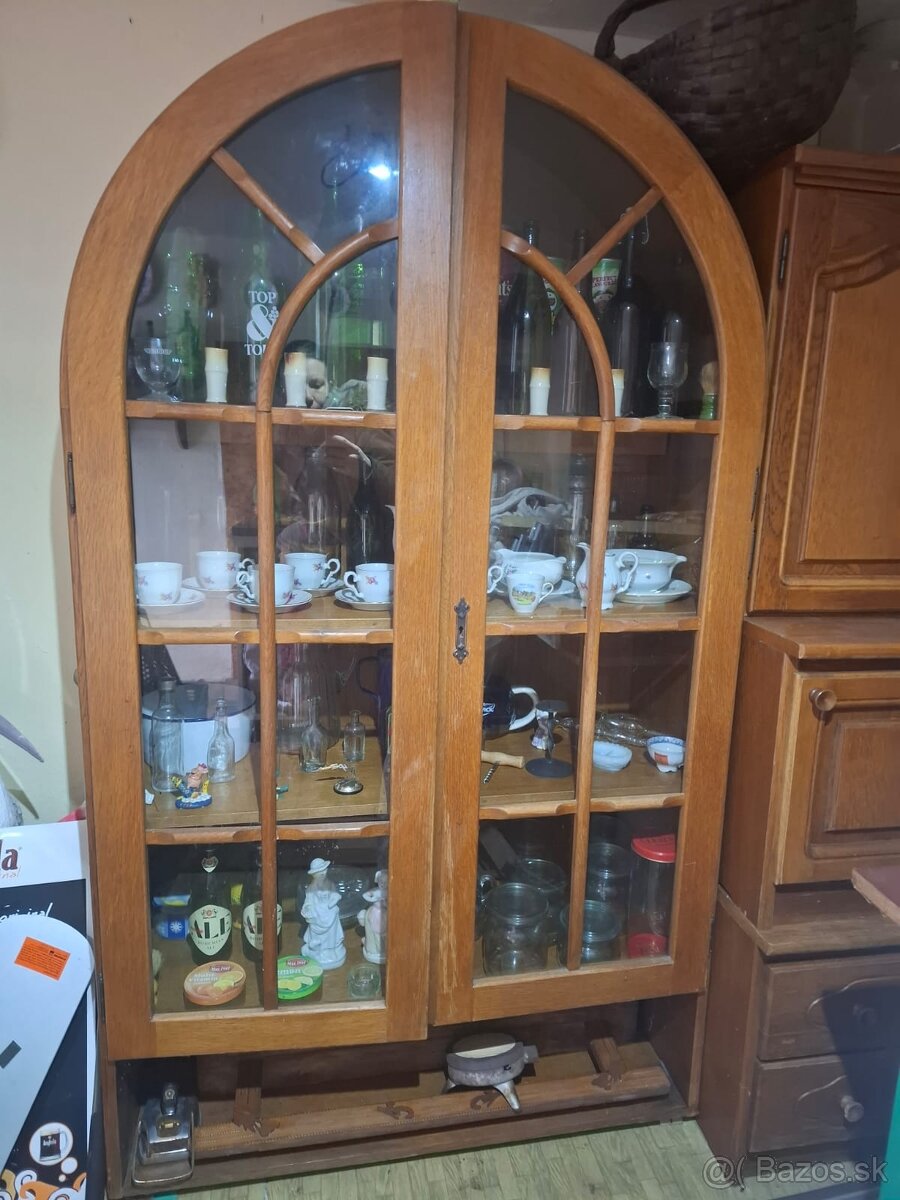 Starožitný nábytok - 2