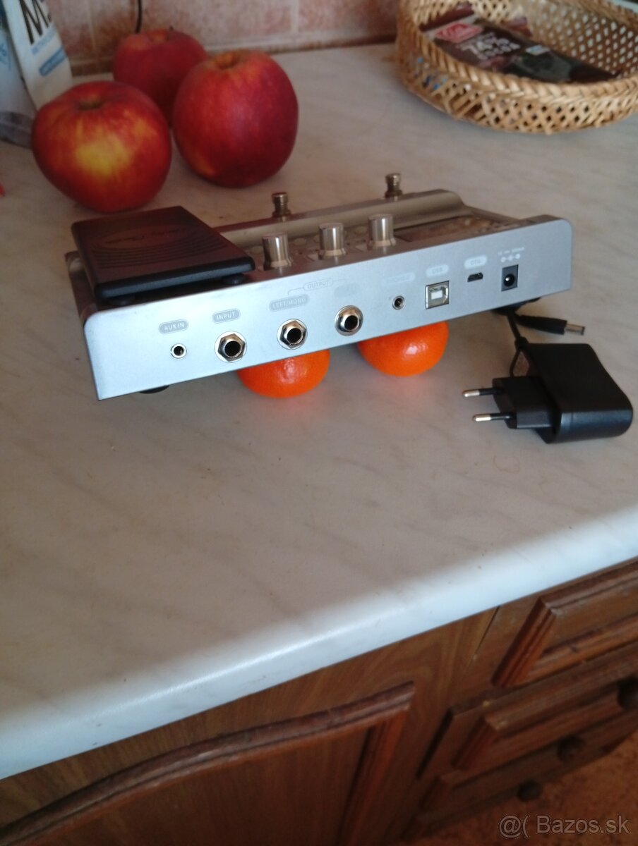 Gitarový multiefekt HATLEY BENTON DNA fx - 2