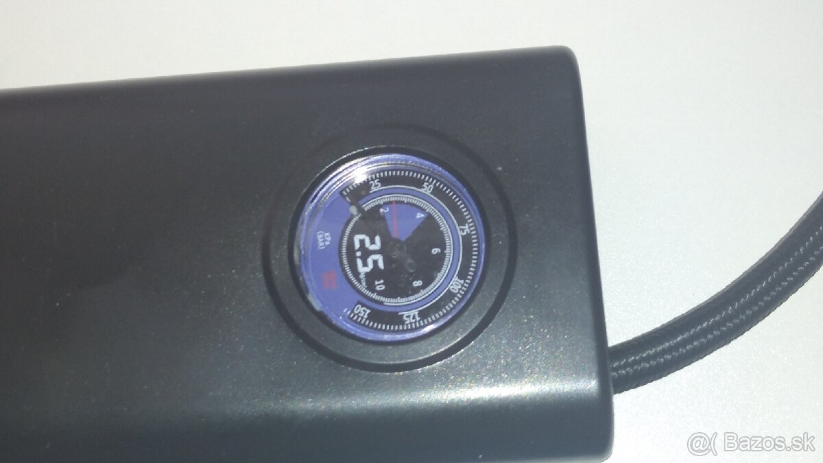 Bezdrôtový akumulátorový kompresor s USB-C nabíjaním - 2