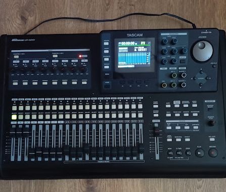 Predám Tascam Portal Studio DP 32SD - 2