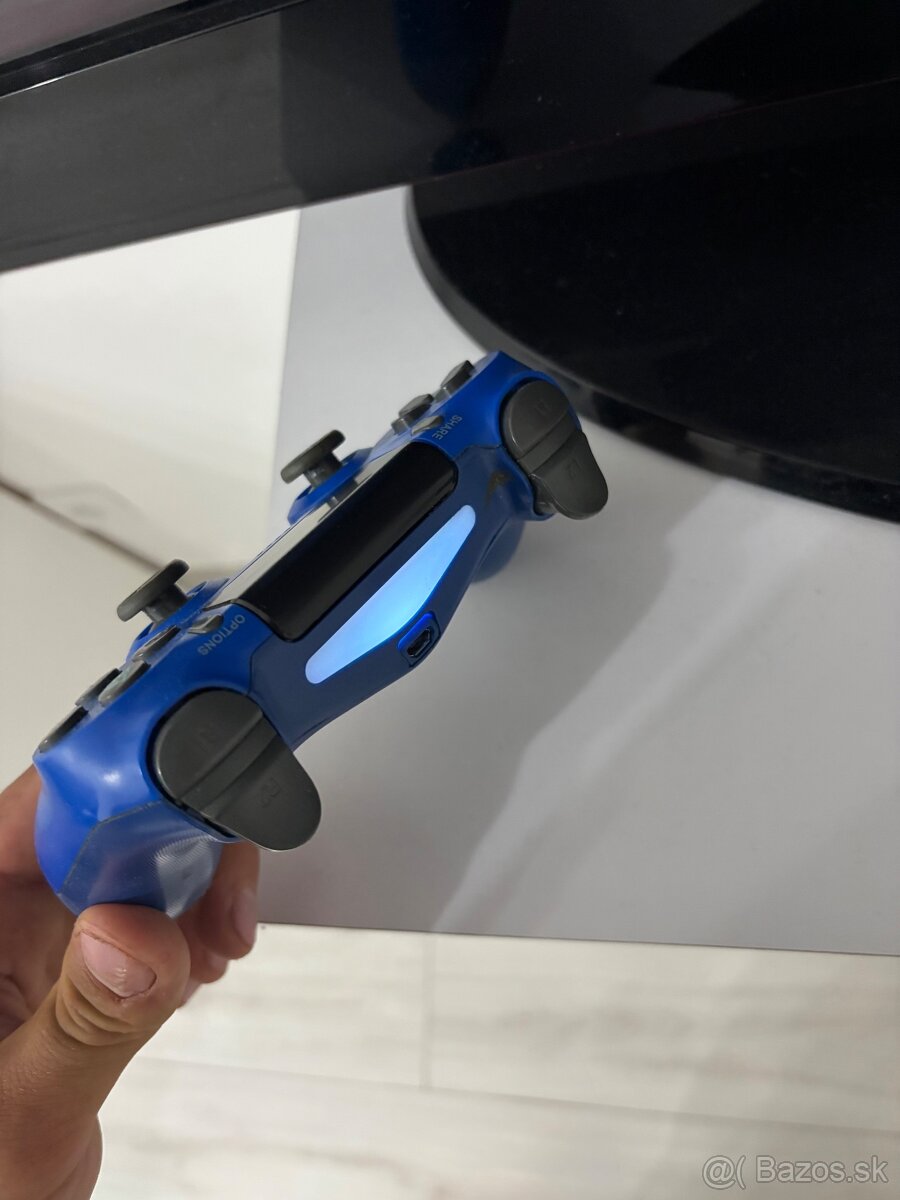 PS4 ovládač - 2