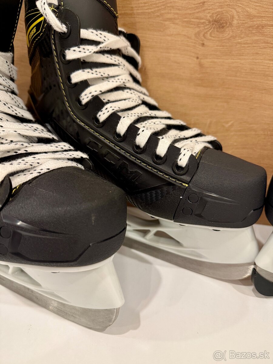 Chlapcenske korcule CCM EUR 37,5/23,5 cm - 2