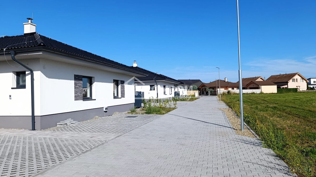 PREDAJ murovaný 4-izbový bungalov (dom 2), Láb, okr. Malacky - 2