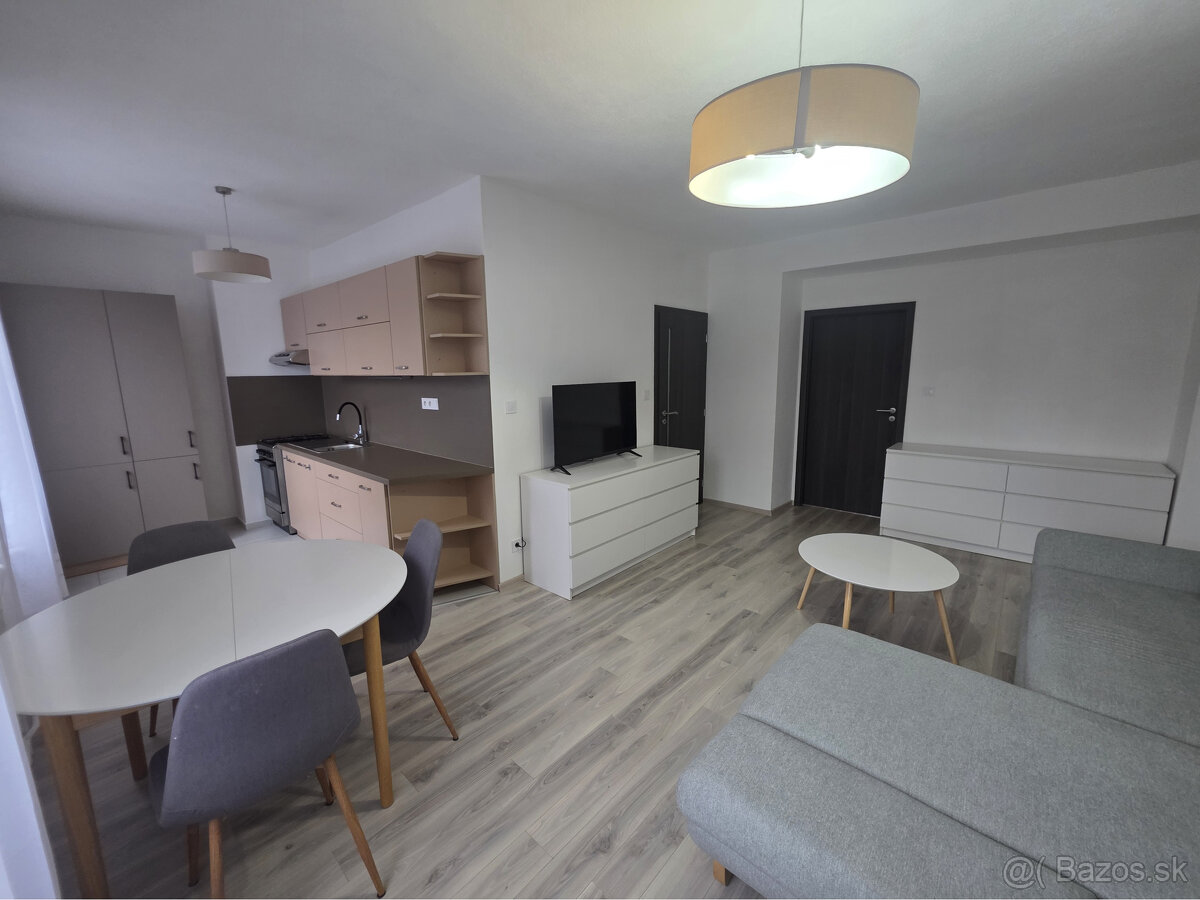 NA PRENÁJOM – krásny 2-izbový byt po rekonštrukcii, Humenné - 2