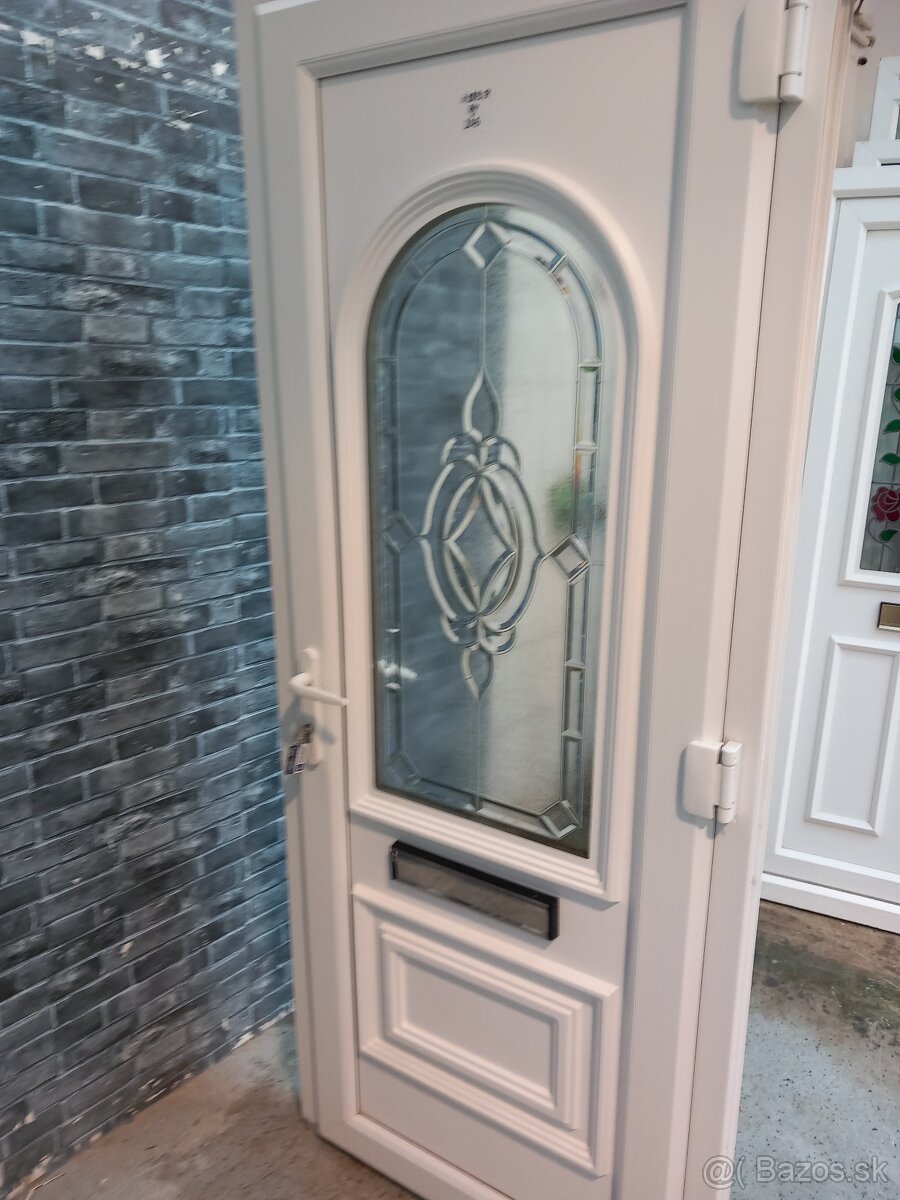 Plastové dvere č.189. 84x206cm P - 2