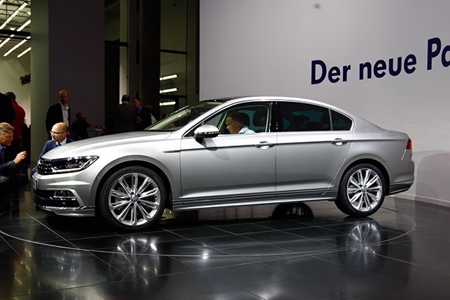 Predám disky Volkswagen Passat R19 R-line - 2