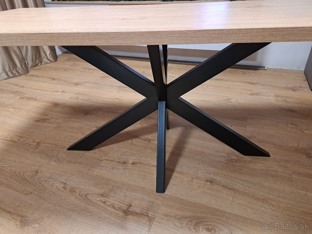 Jedálenský stôl - 2