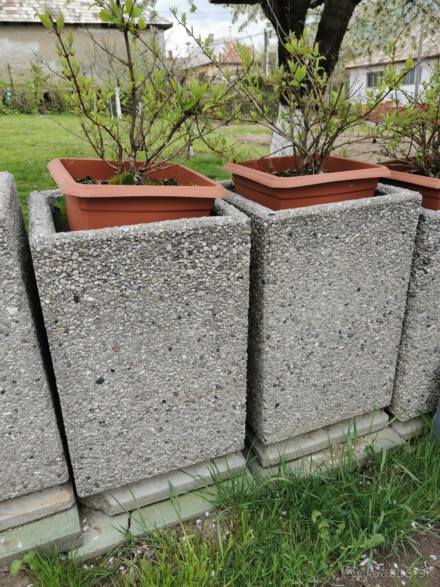predam betonove kvetinace - 2