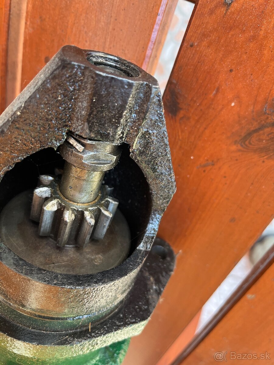 Starter Zetor super - 2