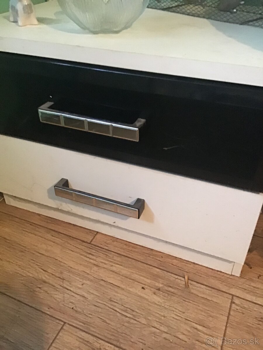 NOčNý STOLíK čIERNO-BIELY - 2