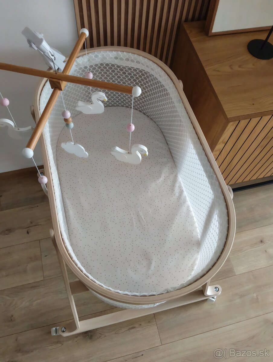 Detská postieľka na koliečkach - 2