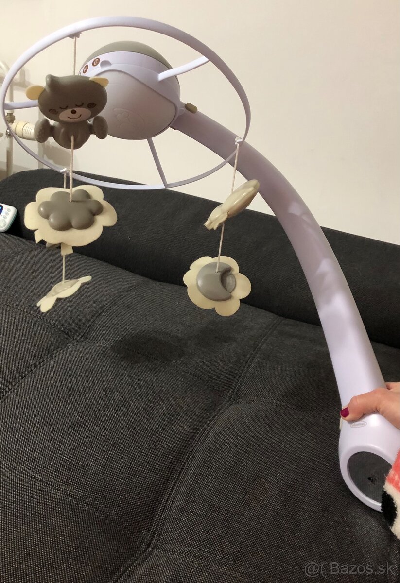 Infantino kolotoč nad postielku - 2