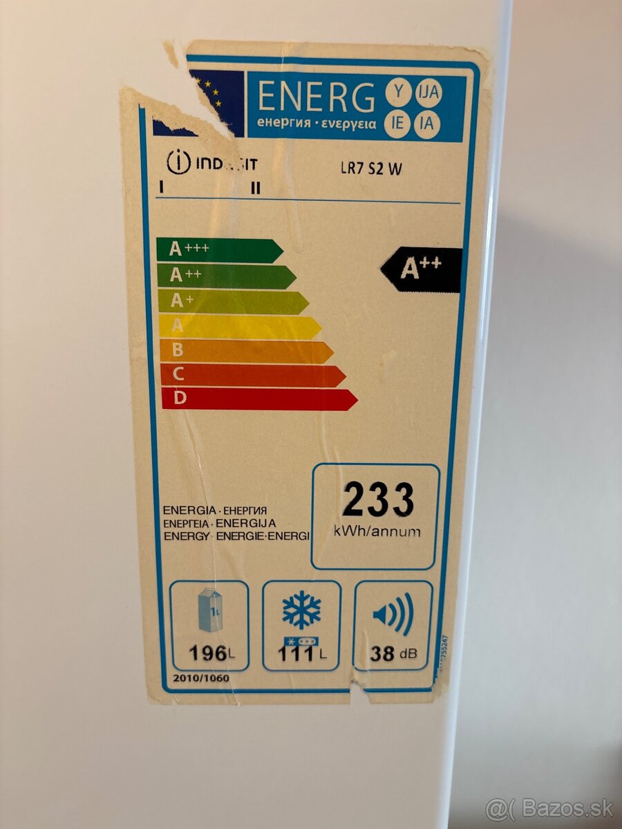 chladnička s mrazničkou Indesit LR7 S2 W. - 2
