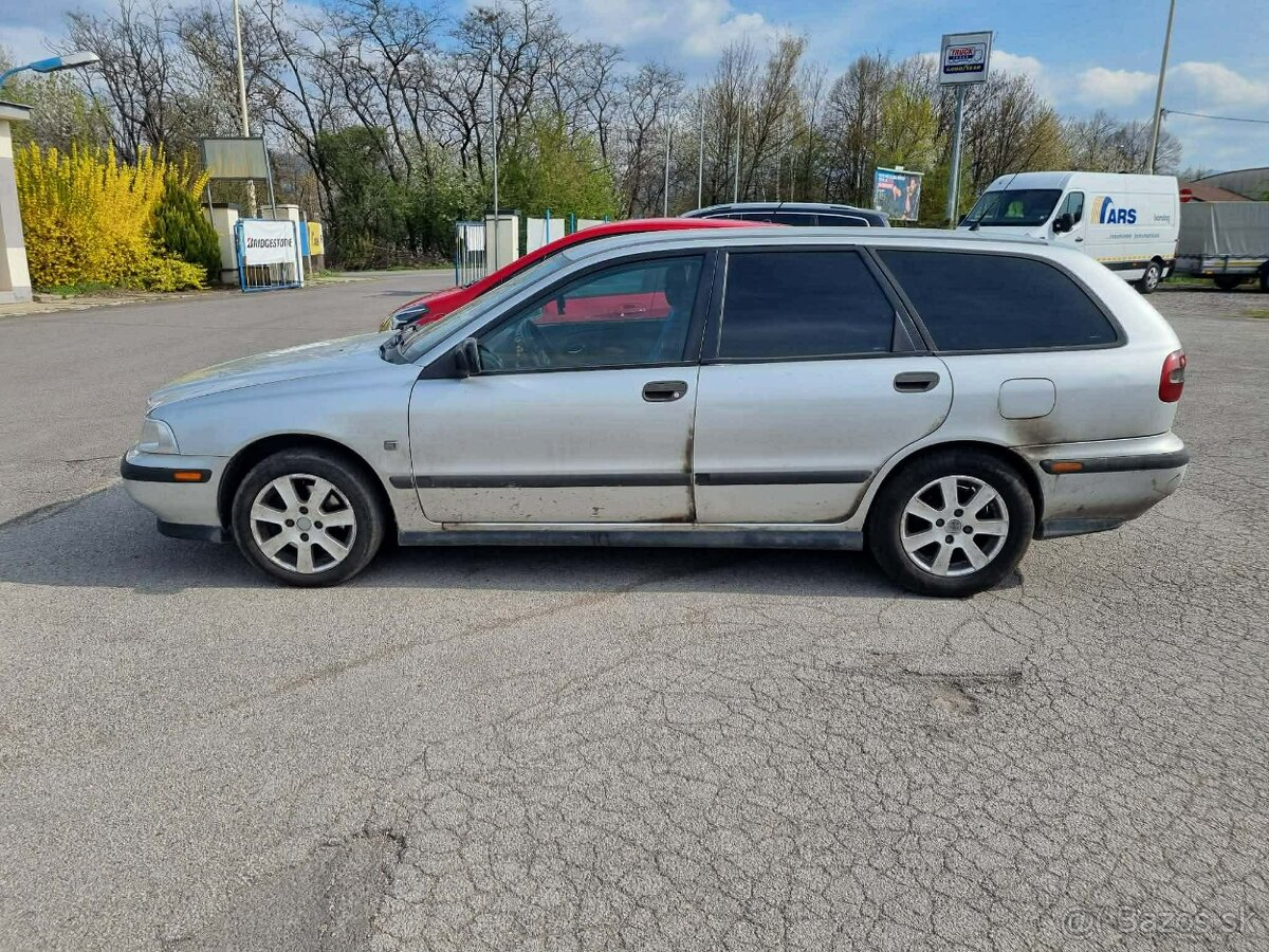 Volvo V40 - 2
