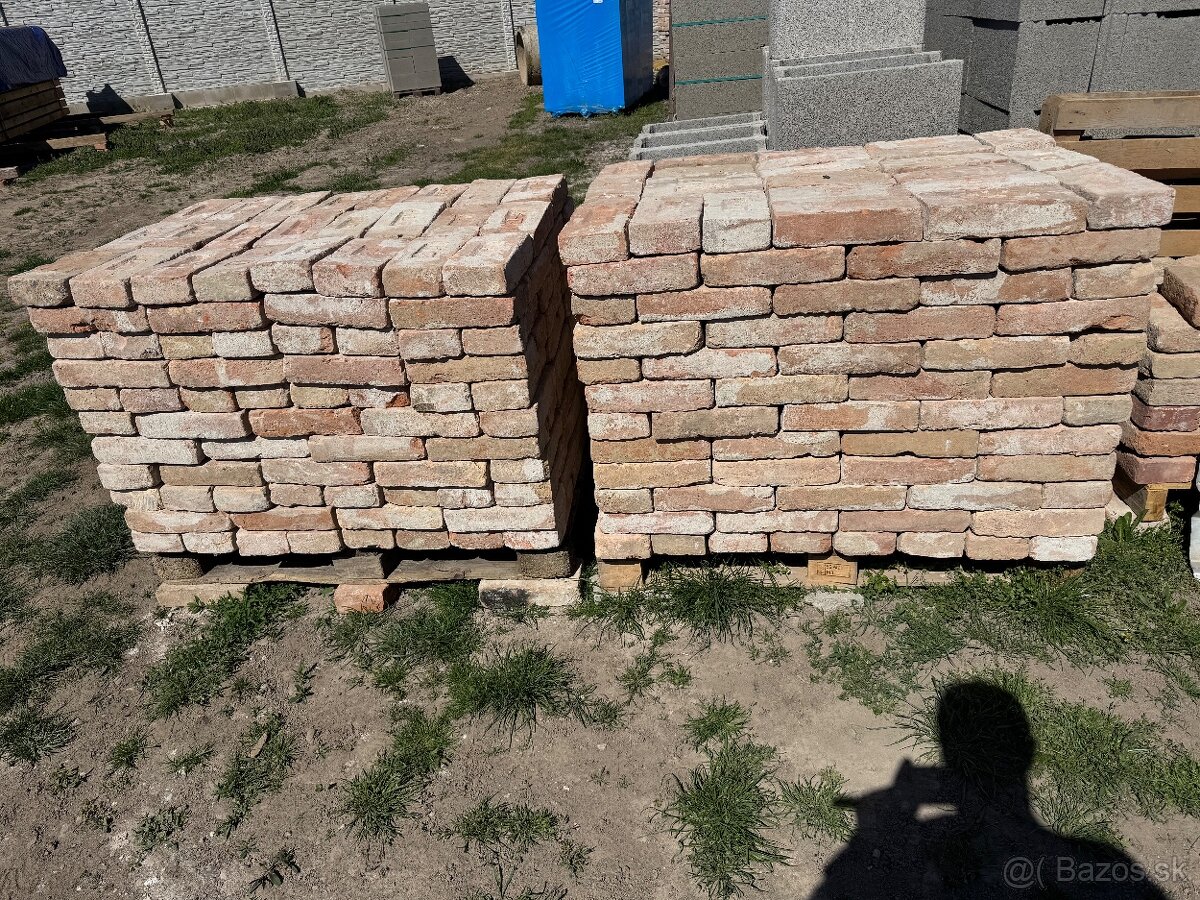 Stará tehla s puncom - 2