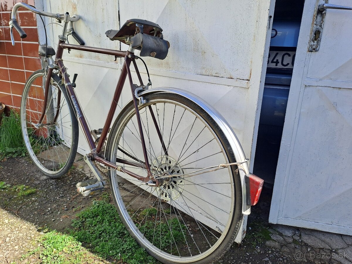Predám retro bycikel liberta . Farba bordó. Je viacprevodový - 2