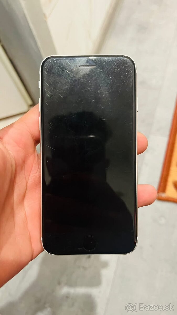 iPhone SE 2020 - 2