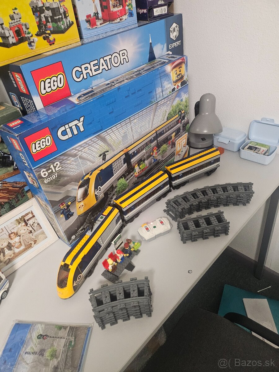 LEGO-60197 - 2
