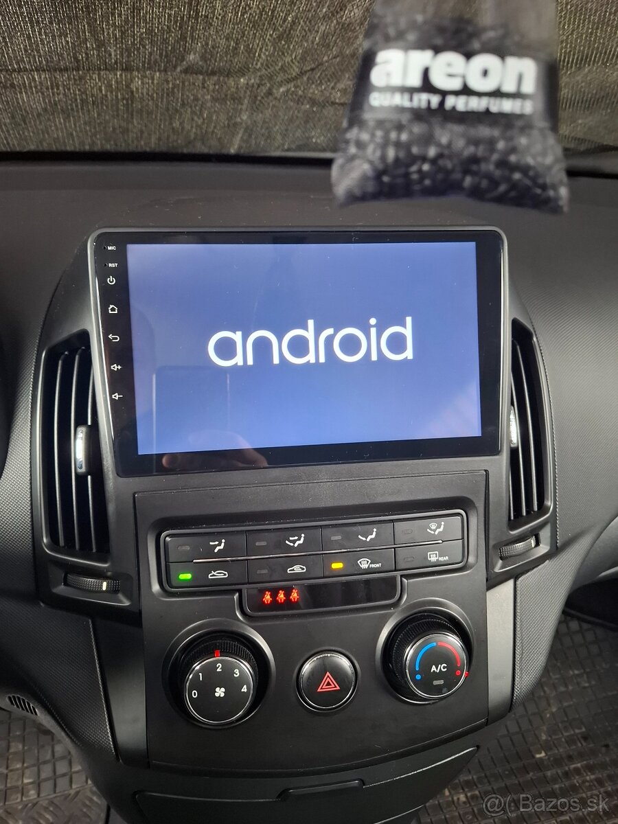 Predam hyundai i30 1.4 benzin - 2