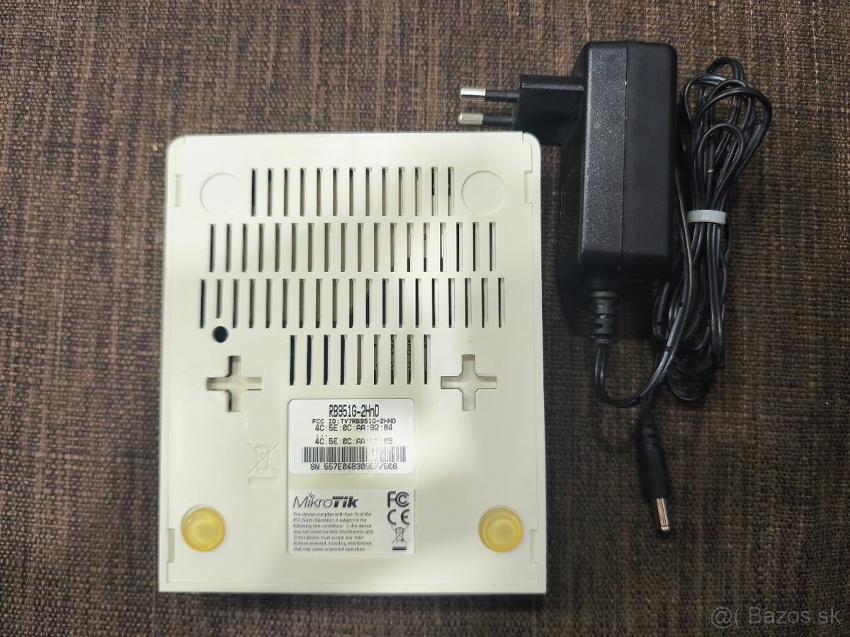 Router Mikrotik RB951G-2HnD - 2