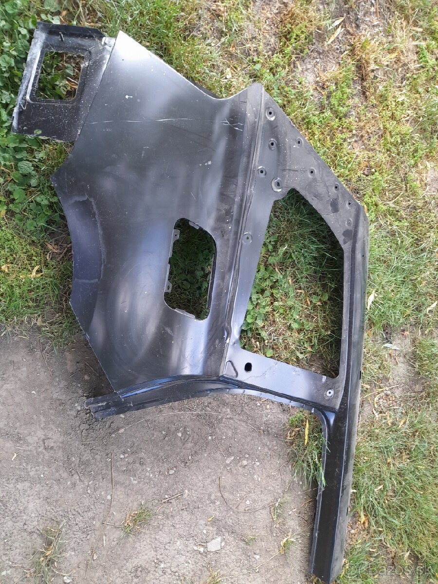 Predám zadný blatník na C4 picasso - 2