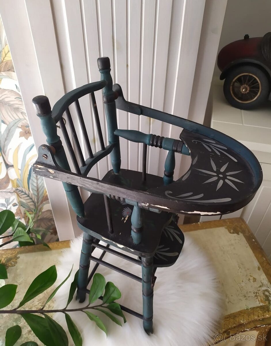 Stará stolička pre bábiky - 2