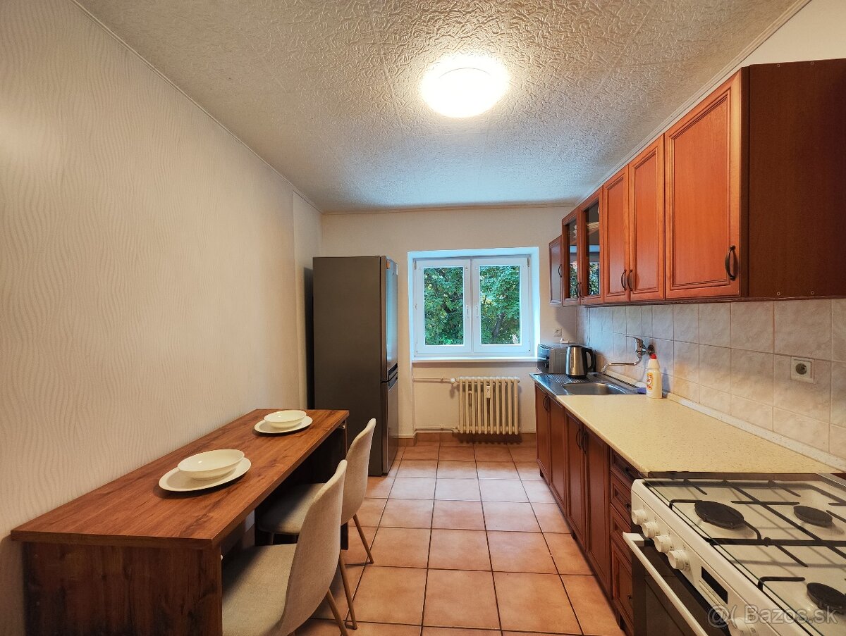 Na prenájom 1,5 izbový byt v Seredi - 2