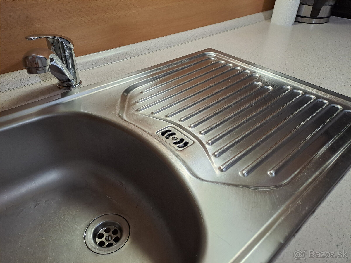 Kuchynský drez - nerez - 2
