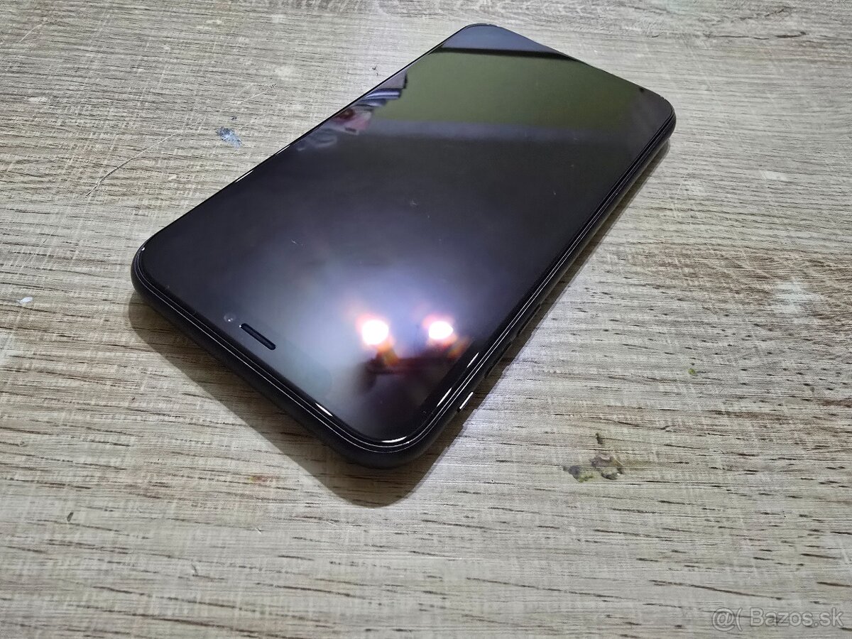 Iphone XR v super stave plnefunkcny na displeji nieje ani je - 2
