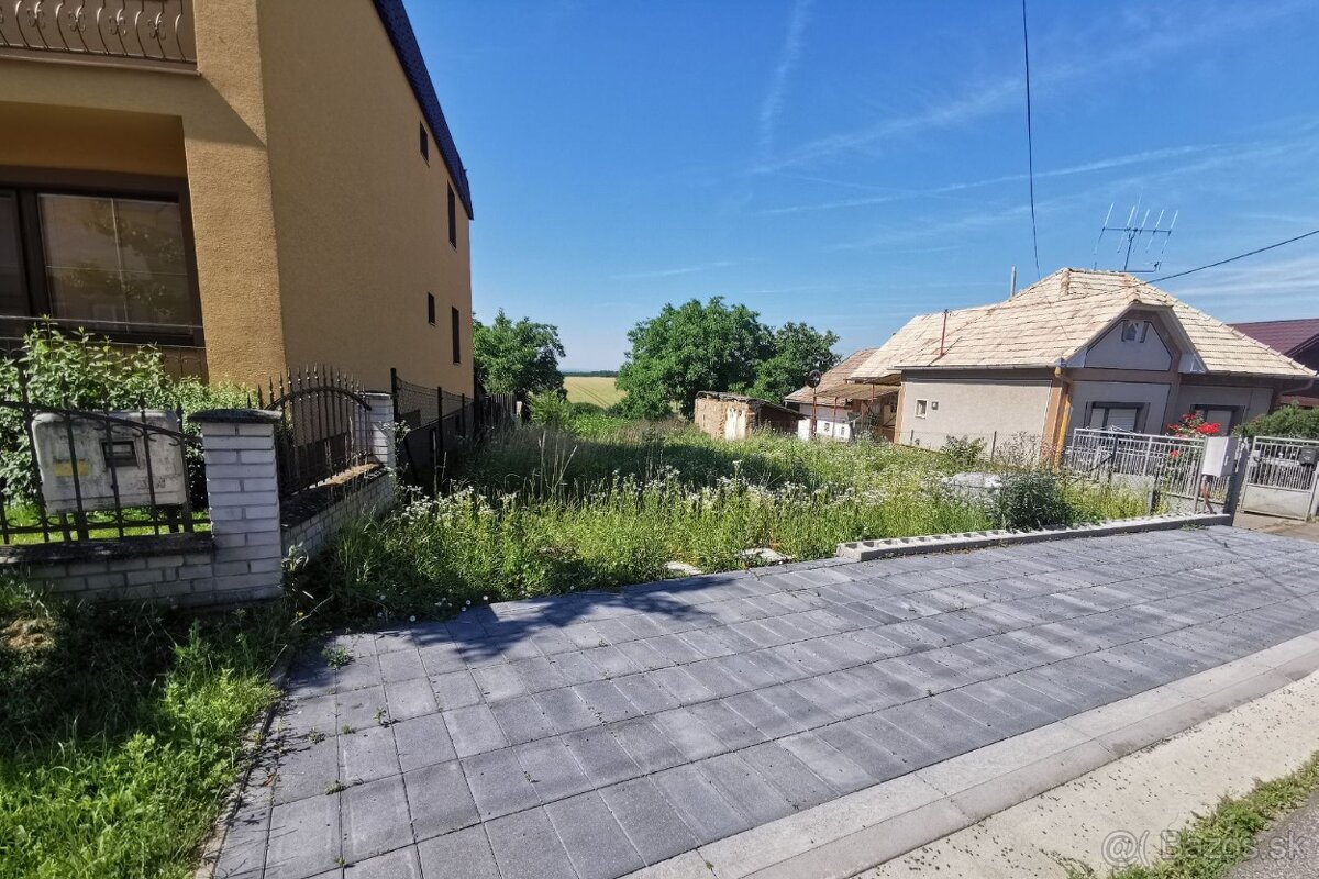 Na predaj stavebný pozemok okr. Veľký Krťíš - LESENICE - 2