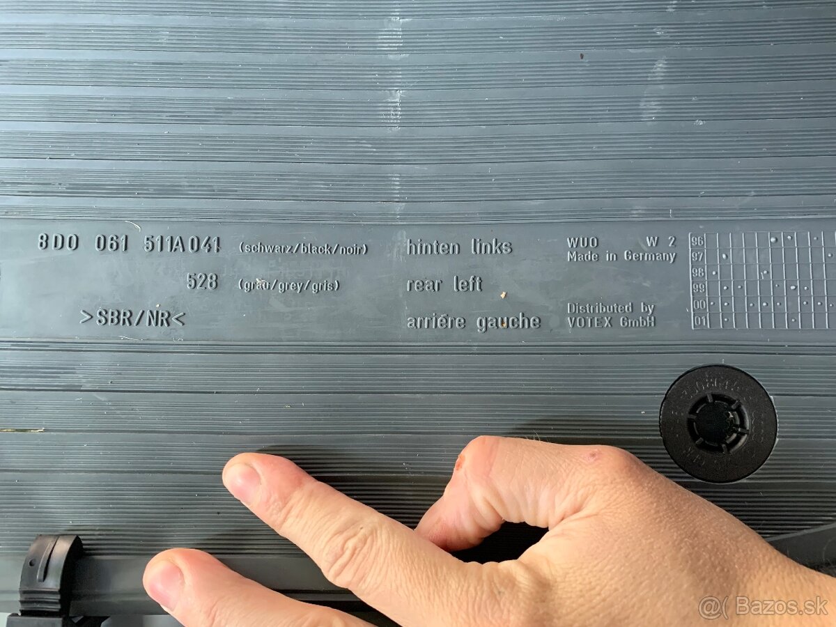 Audi A4 B5 OE zadne gumene rohoze - 2