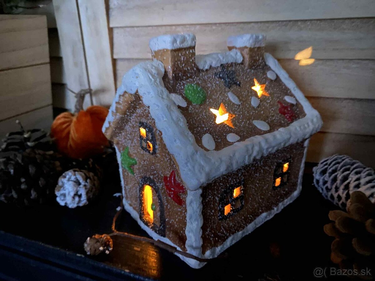 Svietiaci perníkový domček - 2