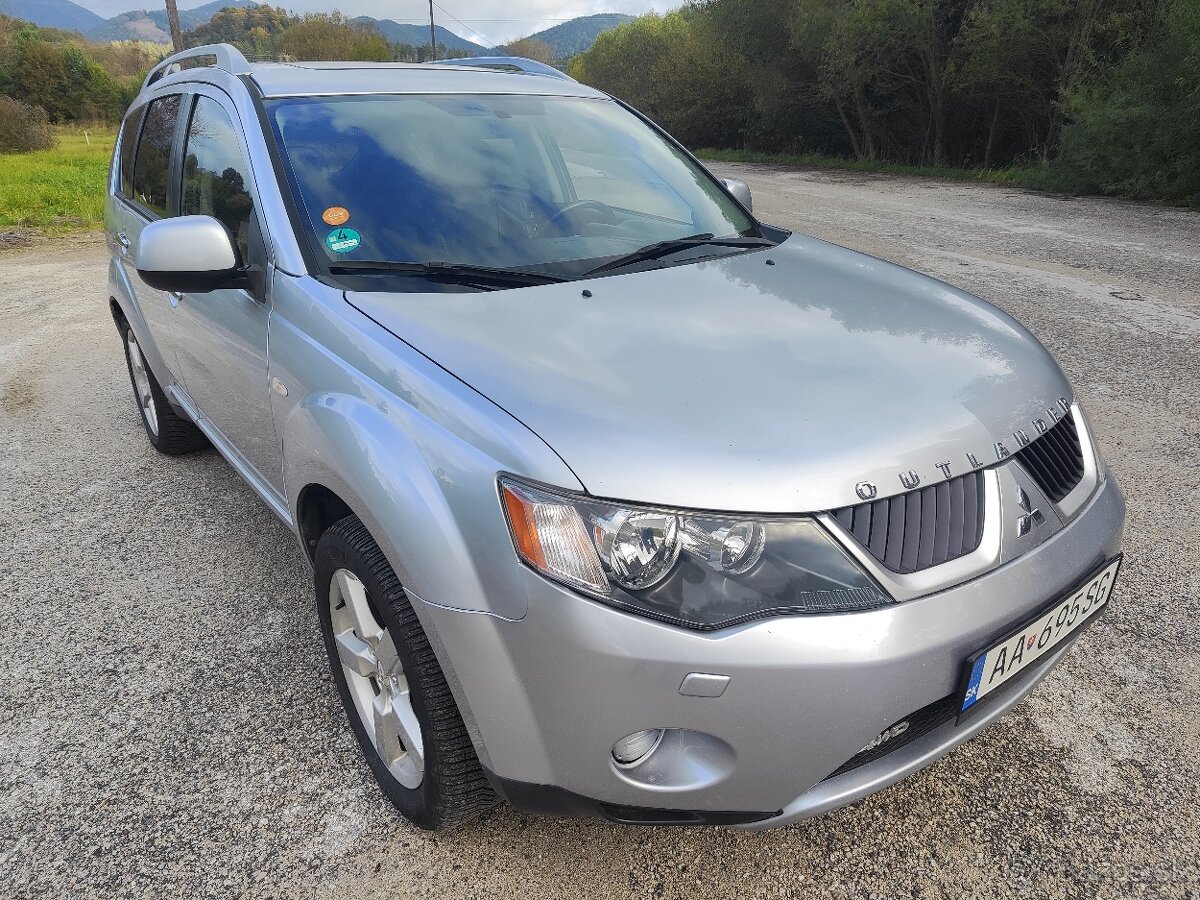 Mitsubishi Outlander 2.0 DI-D, 7 miest, 4x4 - 2