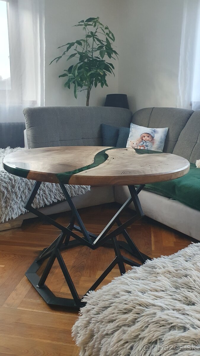 Okrúhly Orechový stôl - 2