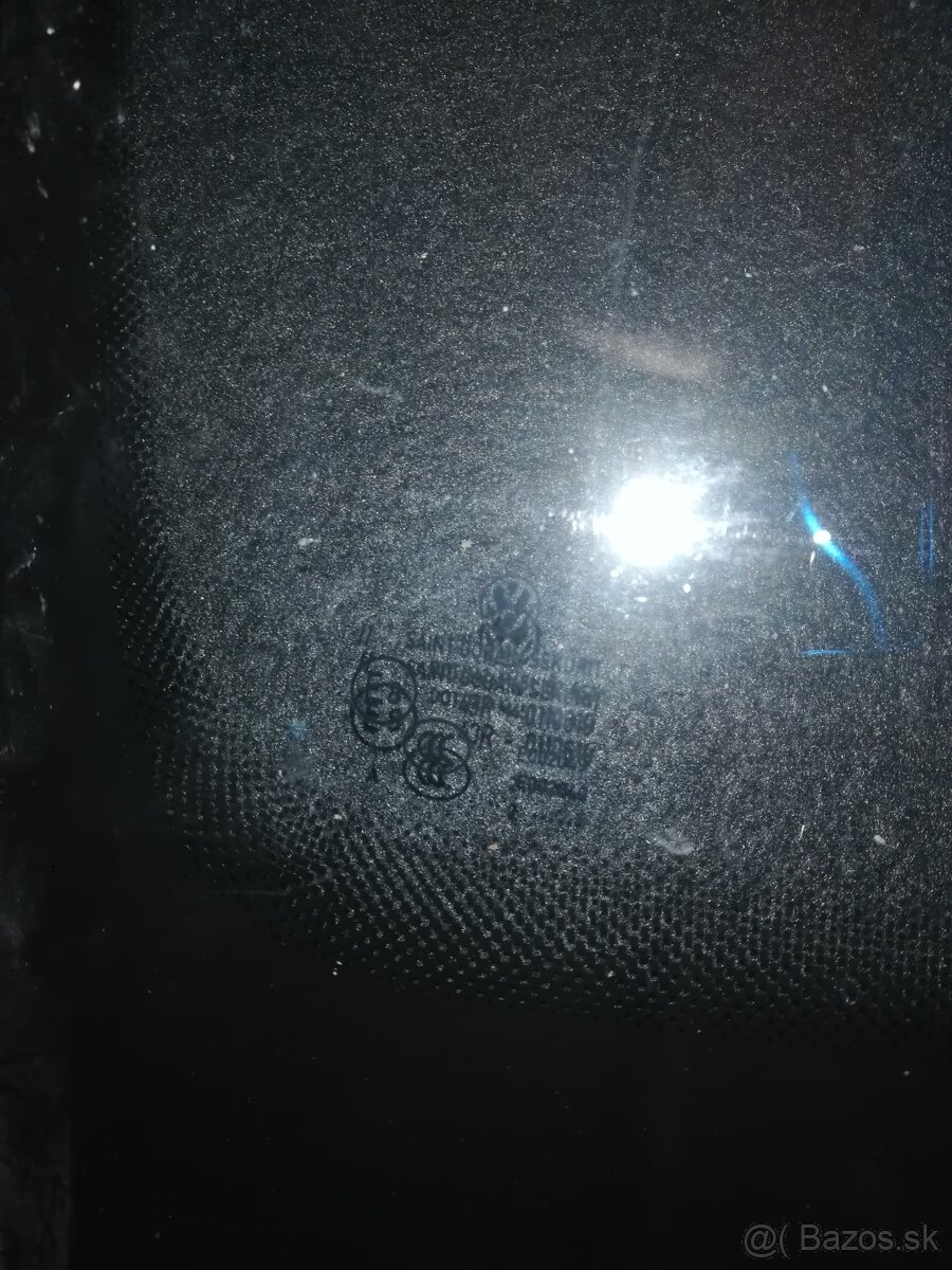 Golf 7 čelné sklo - 2