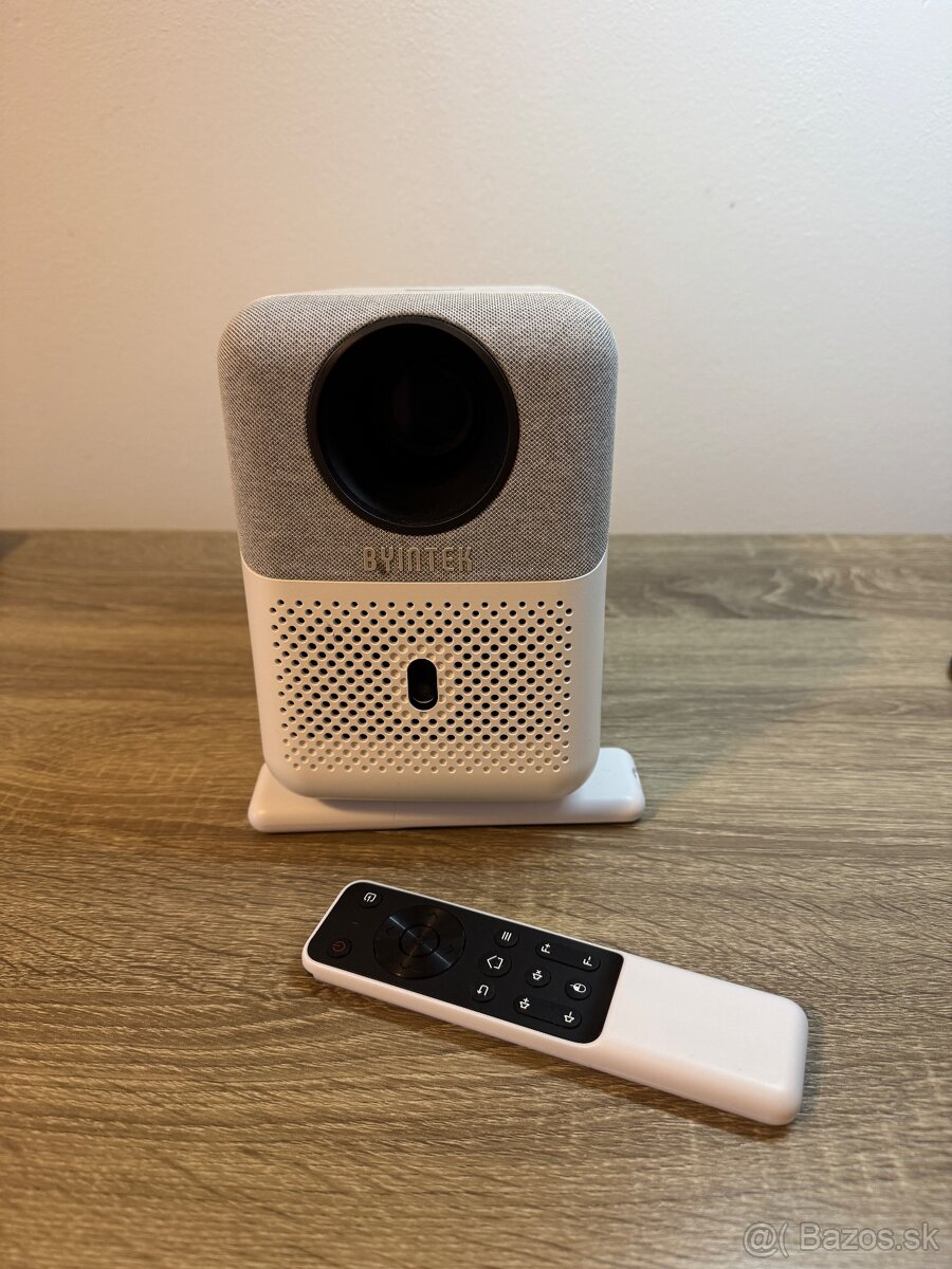 projektor BYINTEK U4 ako novi - 2