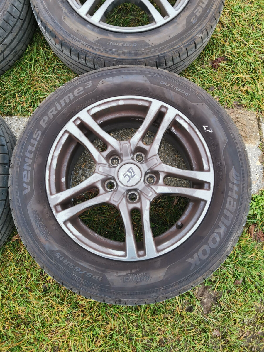 4ks ALU disk + PNEU Hankook 195/65R15 z š. octavia - 2