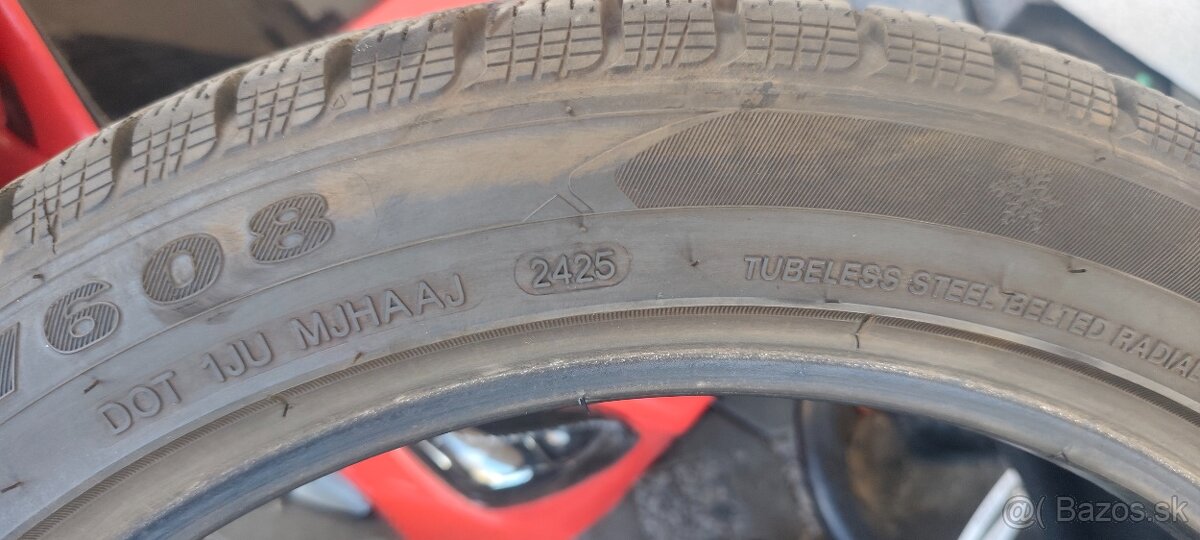 Zimne pneu 235/45 r18 - 2