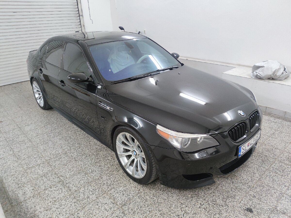 BMW E60 M5 - 2