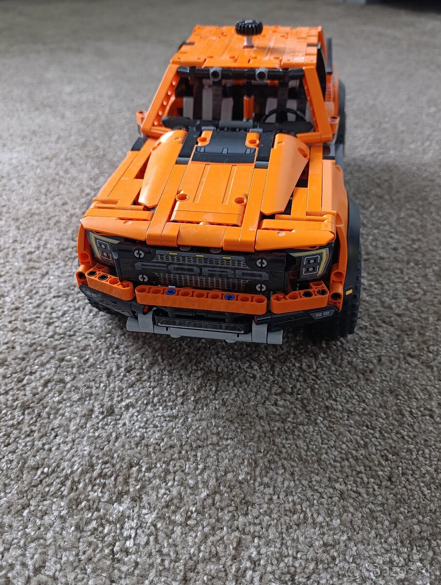 Lego technic Ford Raptor F - 150 - 2