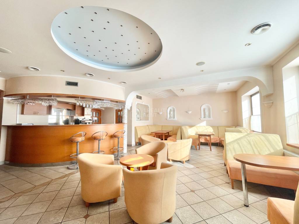 Na predaj penzión v centre KNM (MO) - 2