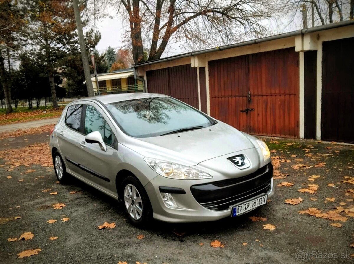 Peugeot 308 1.4 Benzín 145 900km - 2