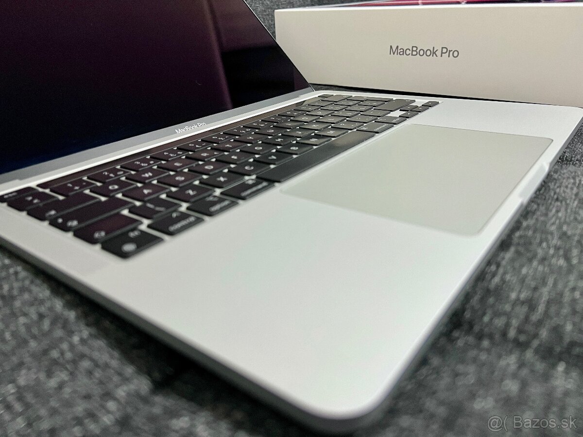 TOP STAV - 2020 MACBOOK PRO M1 13" - Kompletné balenie - 2