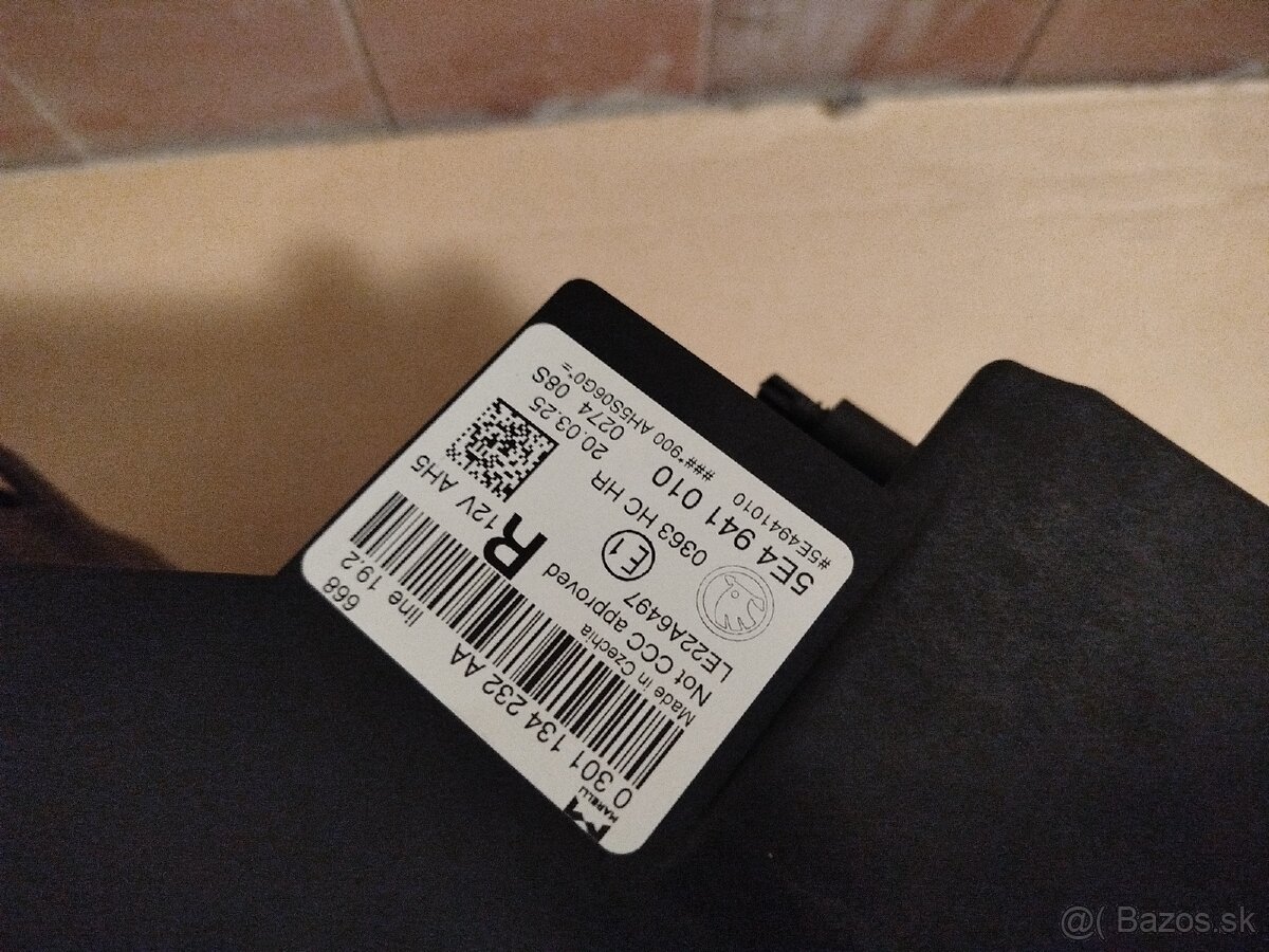 PREDNÉ SVETLO PRAVÉ ŠKODA OCTAVIA IV 4 - 2