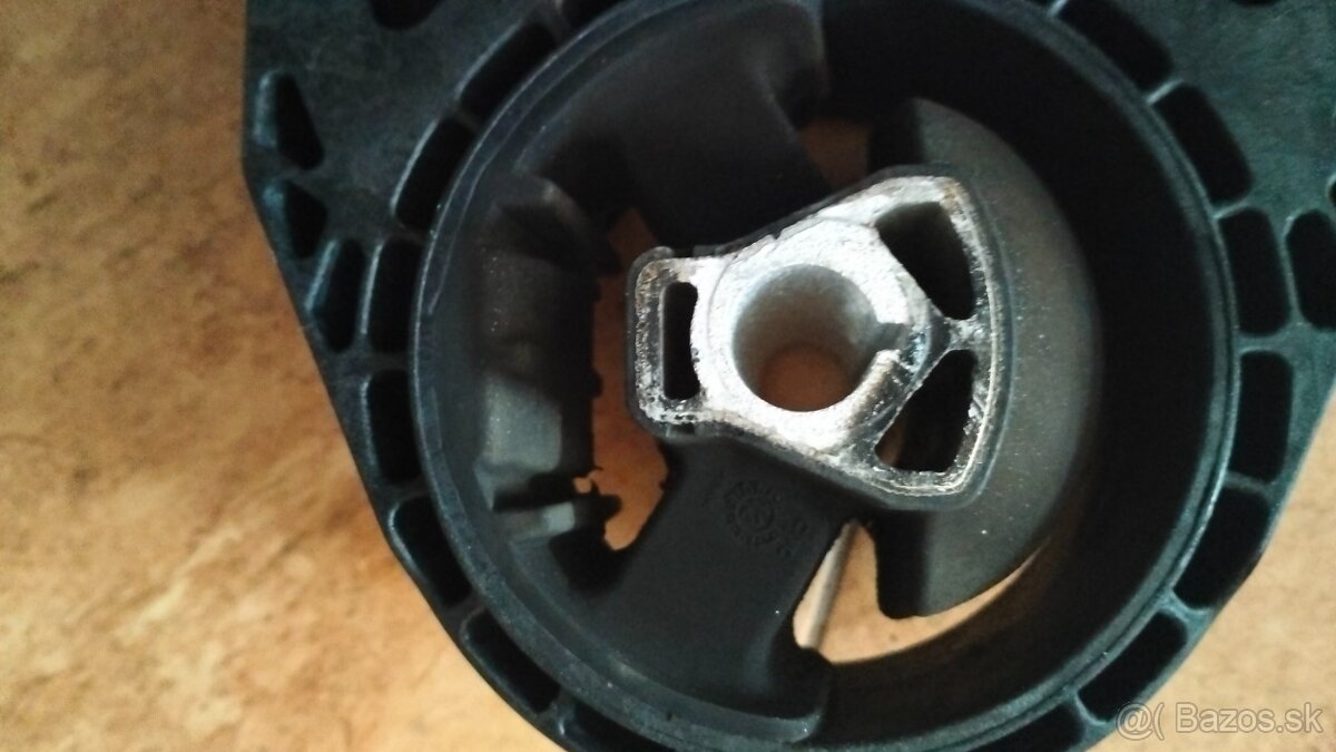 Predný silenbloky motora originál diel - 2