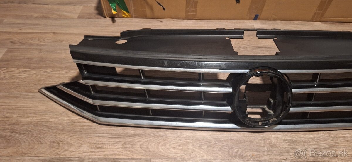 Passat B8 predna maska grill z modelu 2022 B8.5 chrom - 2