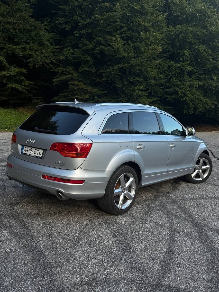 Q7 V8 - 2