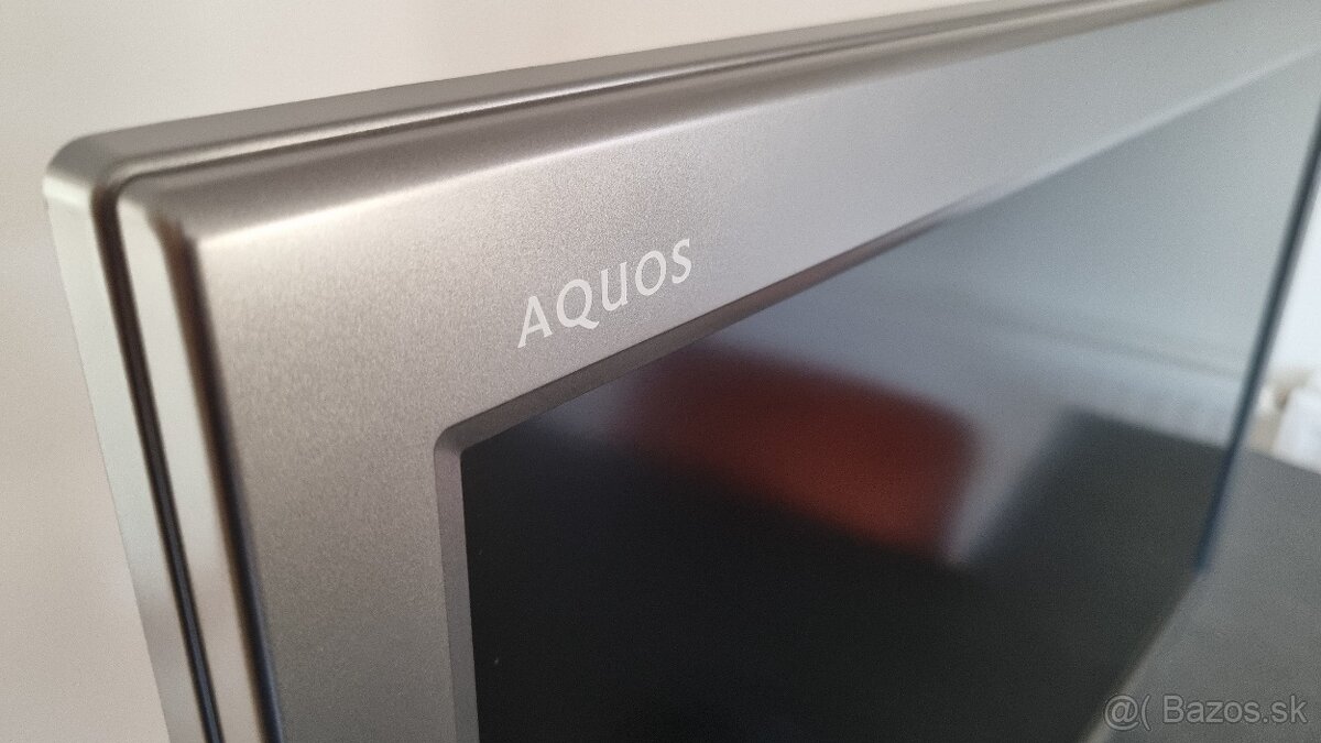 Sharp LC32D44E-GY - 2